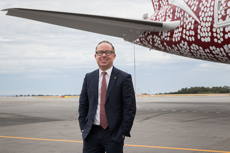 Alan Joyce gets a final pay cut