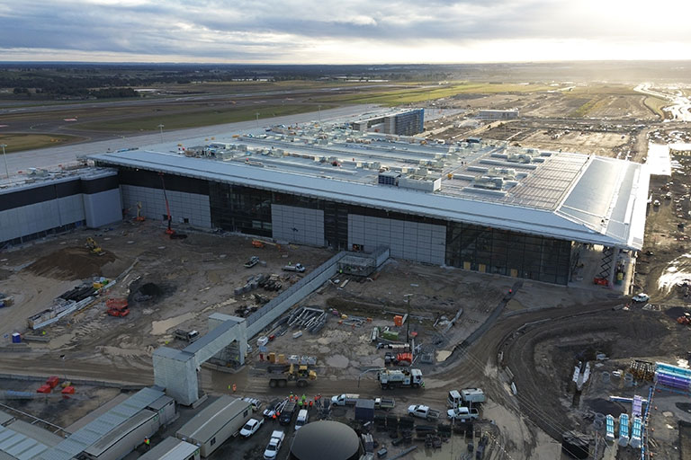 Roof goes on at Western Sydney International Airport